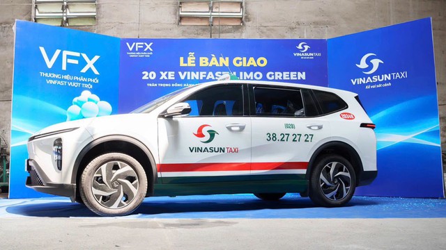 Giữa sức ép taxi điện, Vinasun lập tức bổ sung VinFast Limo Green vào đội xe - Ảnh 5.