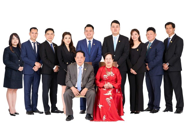 Ái nữ 9X của Chủ tịch Tân Á Đại Thành: 21 tuổi vào ban điều hành, 22 tuổi làm CEO nhà máy 70 triệu USD, nay phụ trách đế chế bất động sản- Ảnh 1. Ái nữ 9X của Chủ tịch Tân Á Đại Thành: 21 tuổi vào ban điều hành, 22 tuổi làm CEO nhà máy 70 triệu USD, nay phụ trách đế chế bất động sản- Ảnh 1.