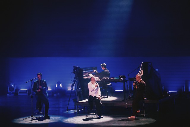 Nhạc sĩ Quốc Trung làm concert không MC, 2 “diva” của nghệ thuật truyền thống Việt Nam xuất hiện, được anh coi như “báu vật” - Ảnh 2.