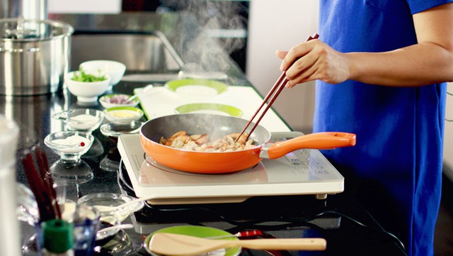 Lời khuyên dành cho những ai đang nấu ăn bằng bếp từ - Ảnh 1.