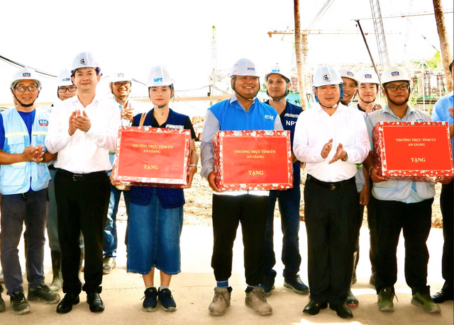 Đúng ngày Quốc khánh 2/9, đại công trường APEC 2027 ở Đảo Ngọc diễn ra cảnh tượng không ngờ - Ảnh 2.