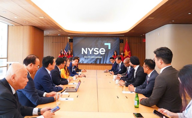 Nữ tỷ phú Nguyễn Thị Phương Thảo tham dự lễ rung chuông NYSE của Ngoại trưởng Mỹ Marco Rubio vào ngày Việt Nam được nâng hạng thị trường 21/9 - Ảnh 2.