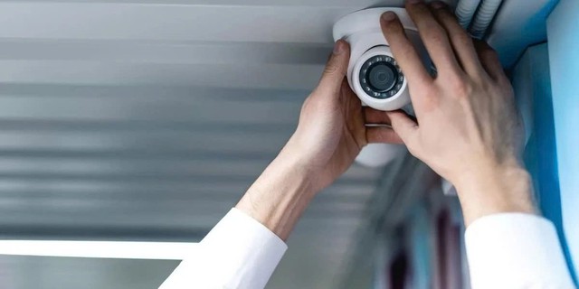 Công an phát thông báo nóng tới người dân đang lắp camera trong nhà - Ảnh 1.