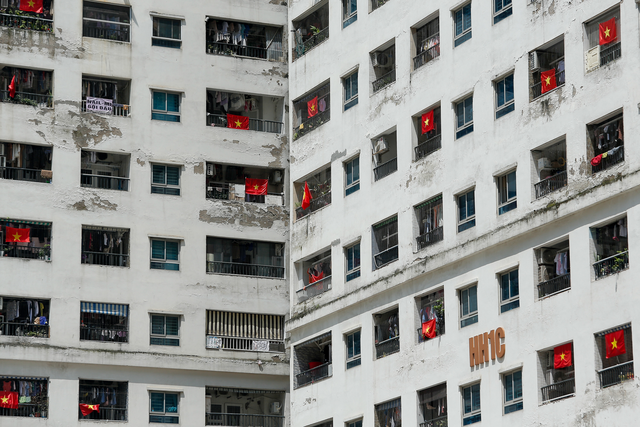 Bất ngờ khu chung cư đông dân nhất Hà Nội giảm giá tiền tỷ: Từng rao trên 60 triệu đồng/m², nay xuống còn 37 triệu đồng/m² nhưng khách vẫn chưa dám “xuống tiền” - Ảnh 2.