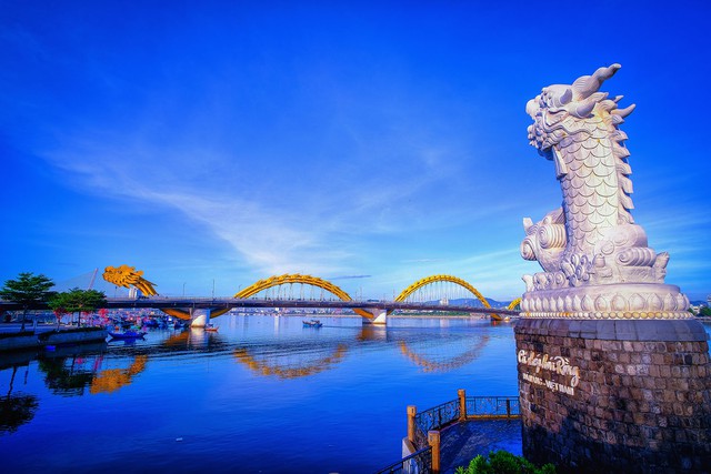 Địa phương miền Trung Việt Nam rộng gần 11.860 km2, nơi tỷ phú Phạm Nhật Vượng đang cho xây siêu dự án 45.000 tỷ: Sun Group đã “nhắm tới” từ lâu, có tới 2 sân bay quốc tế, hội tụ cả 3 yếu tố núi - biển - biên giới - Ảnh 1.