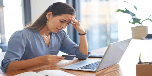 Vì sao lừa đảo biết chính xác số tài khoản ngân hàng, mật khẩu, mã PIN của người dùng? - Ảnh 1.