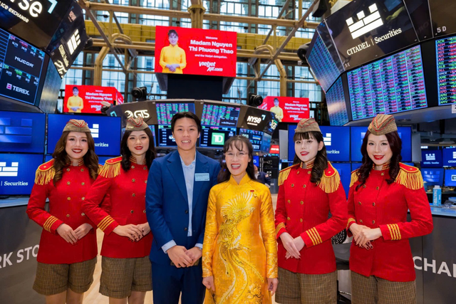 Chân dung thiếu gia sinh năm 2002 cùng tỷ phú Nguyễn Thị Phương Thảo tham dự lễ rung chuông tại Sở Giao dịch Chứng khoán lớn nhất thế giới: Khởi nghiệp tuổi 17, sở hữu khối tài sản hàng trăm tỷ - Ảnh 1.