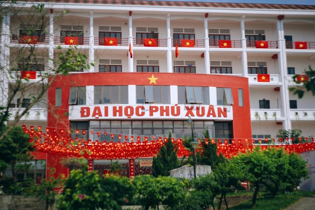 Việt Nam có 1 trường ĐH đào tạo 3 năm là tốt nghiệp: Học phí từ 86,3 triệu - 112,5 triệu đồng/khóa, dạy chuyên ngành thứ 2 miễn phí, nhiều ngành 15 điểm là đỗ  - Ảnh 1.