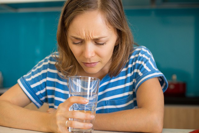 Lời khuyên cho tất cả các gia đình thường xuyên uống nước đun sôi để qua đêm - Ảnh 3.