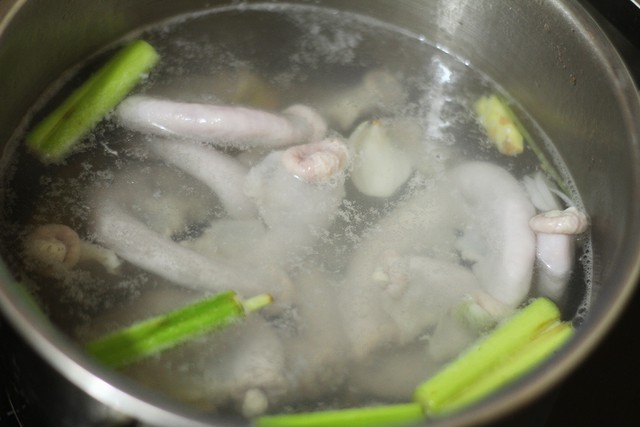 Lời khuyên dành cho những người thích ăn lòng lợn - Ảnh 2.