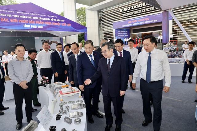 Hơn 7.000 doanh nghiệp nhưng công nghiệp hỗ trợ vẫn “rộng mà chưa sâu”, Phó Thủ tướng nhấn mạnh: "Không có quốc gia nào trở thành nước công nghiệp phát triển chỉ bằng lắp ráp" - Ảnh 2.