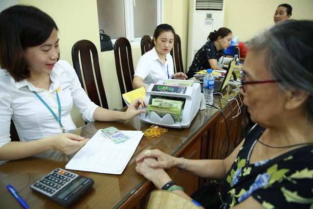 Từ 5/10, những người từ 70 đến dưới 75 tuổi chú ý thông tin sau liên quan đến trợ cấp hưu trí hàng tháng - Ảnh 2.
