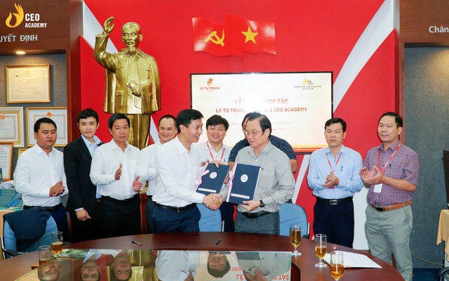 Trường doanh nhân CEO Việt Nam ký kết hợp tác với CĐ Lý Tự Trọng TPHCM