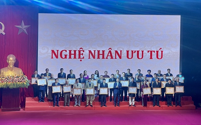 6 Nghệ nhân PNJ được phong tặng nghệ nhân ưu tú ngành kim hoàn