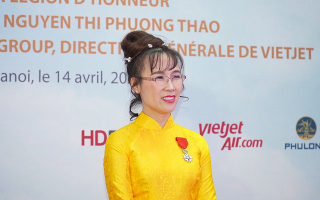 Nữ doanh nhân Nguyễn Thị Phương Thảo nhận huân chương Bắc đẩu bội tinh