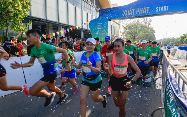 Lần đầu tổ chức, BaDen Mountain Marathon 2021 đã thu hút hơn 3000 người tham gia