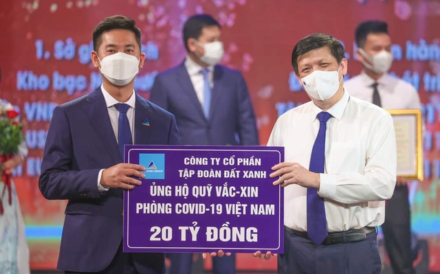 Tập đoàn Đất Xanh ủng hộ 27 tỷ đồng cho Quỹ vaccine phòng chống Covid-19 và các địa phương