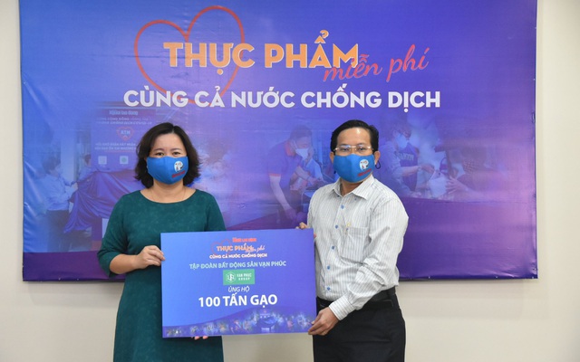Van Phuc Group ủng hộ 100 tấn gạo, 2.000 quần áo bảo hộ chống dịch Covid-19