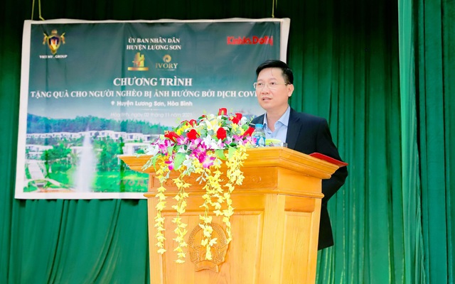 Tập đoàn Việt Mỹ tặng quà đồng bào nghèo tại huyện Lương Sơn Hòa Bình