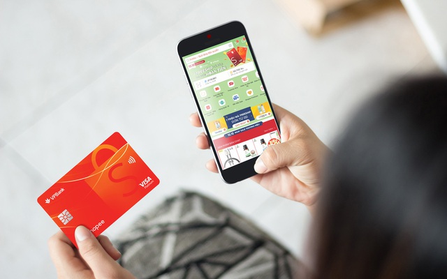 Số người dùng thẻ tín dụng khi mua sắm tăng nhanh