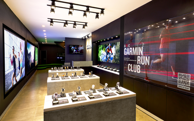 Garmin hot sale store club