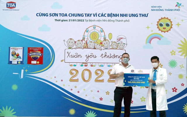 Sơn TOA Việt Nam sẻ chia yêu thương đến các bé bệnh nhi