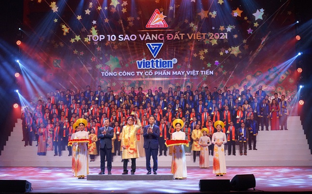 Việt Tiến được vinh danh Top 10 Thương hiệu Sao Vàng đất Việt 2021