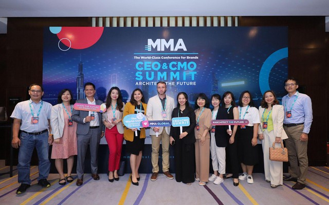 Nhiều chủ đề nóng hổi ngành Marketing được “mổ xẻ” tại CEO & CMO Summit 2022 Hà Nội