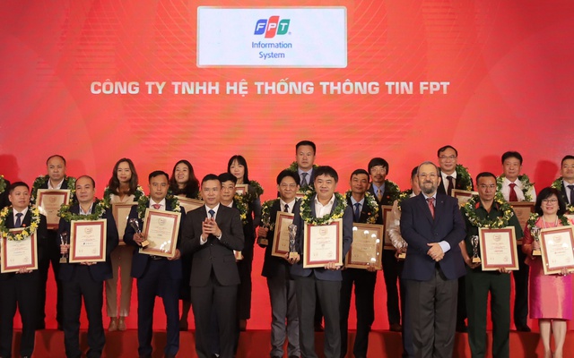 FPT IS được vinh danh tại Lễ trao giải Top 10 Công ty Uy tín