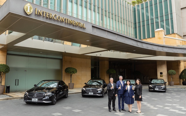 Mercedes-Benz Haxaco bàn giao lô xe sang cho khách sạn InterContinental Saigon