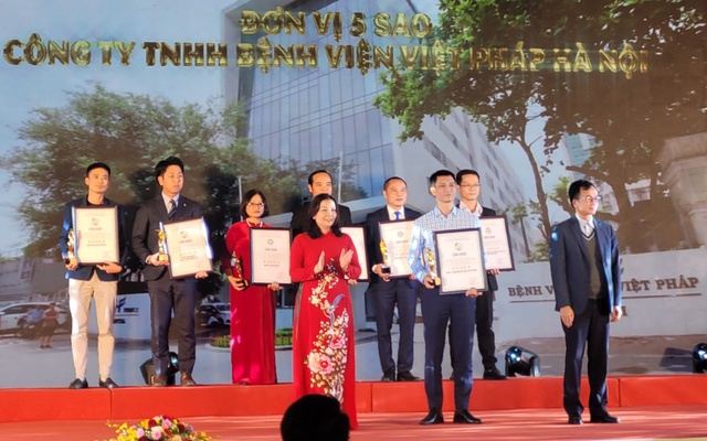 Bệnh viện Việt Pháp Hà Nội đạt danh hiệu Năng Lượng Xanh năm 2022