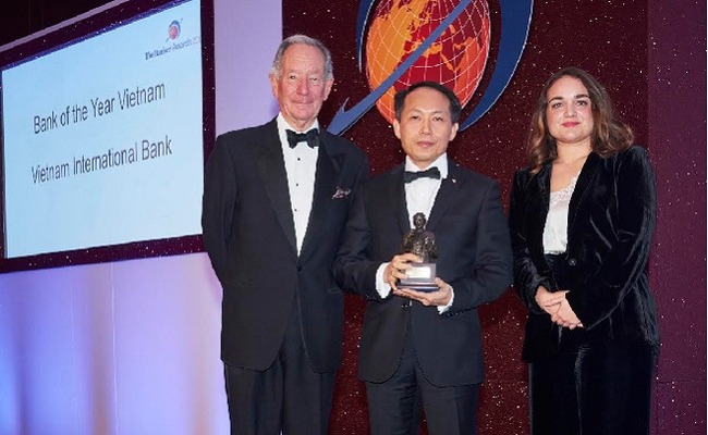 The Banker vinh danh VIB là Bank of the Year 2015 tại Việt Nam