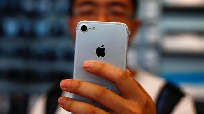 Báo Trung Quốc mượn iPhone “dọa” Donald Trump