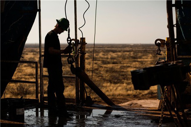 OPEC dự báo “buồn” sau thỏa thuận đóng băng dầu mỏ