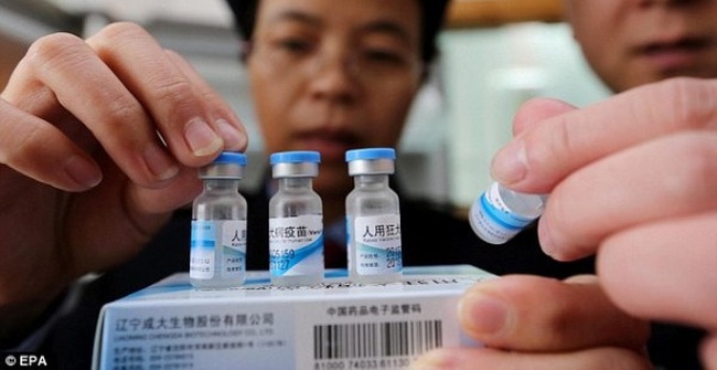 Trung Quốc chấn động khi hàng triệu trẻ em bị tiêm vắc-xin hết hạn