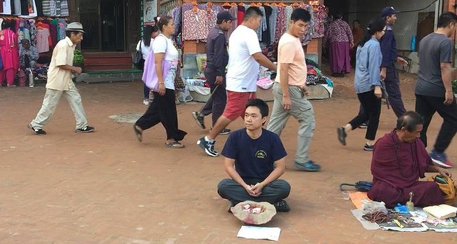 Một du khách người Việt đã thử đóng vai ăn xin ở Nepal và kết quả nhận được thật bất ngờ Một du khách người Việt đã thử đóng vai ăn xin ở Nepal và kết quả nhận được thật bất ngờ