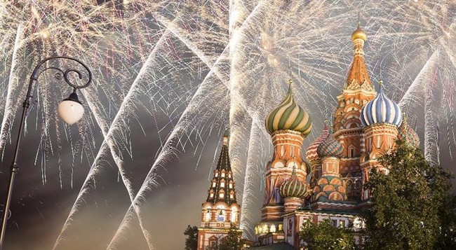 Nhìn lại nước Nga của năm 2016: Sóng cả chẳng ngã tay chèo