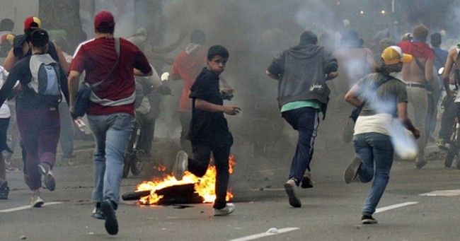 Khủng hoảng đổi tiền, Venezuela bắt giữ các đối tượng cướp bóc