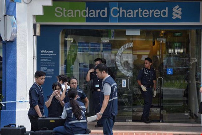 Cướp Ngân hàng Standard Chartered chấn động Singapore
