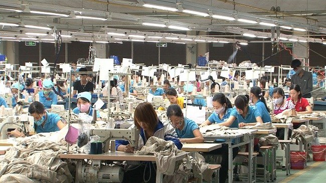 Xuất khẩu dệt may ngắc ngoải vì... ổn định tỷ giá