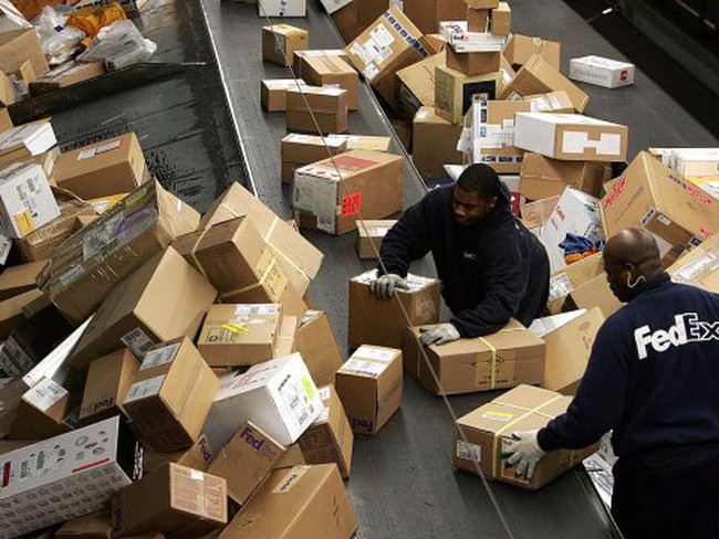 Amazon và thương mại điện tử đang tạo ra một thách thức cực lớn cho FedEx