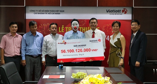 Vietlott hoàn tất trả thưởng 56,1 tỷ đồng cho người trúng Jackpot thứ tư