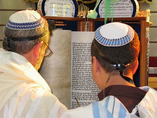 Quyển sách dính mật ong và cách dạy con của người Do Thái khiến cả thế giới nề phục