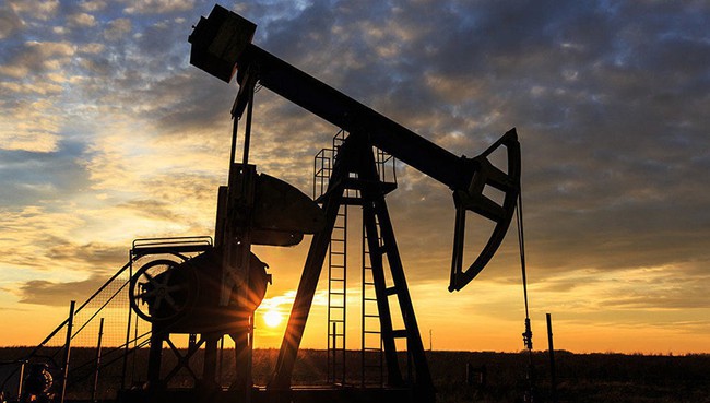 Nhà đầu tư chú ý: Giá dầu và cao su thiên nhiên đồng loạt bứt phá mạnh trong những ngày cuối năm