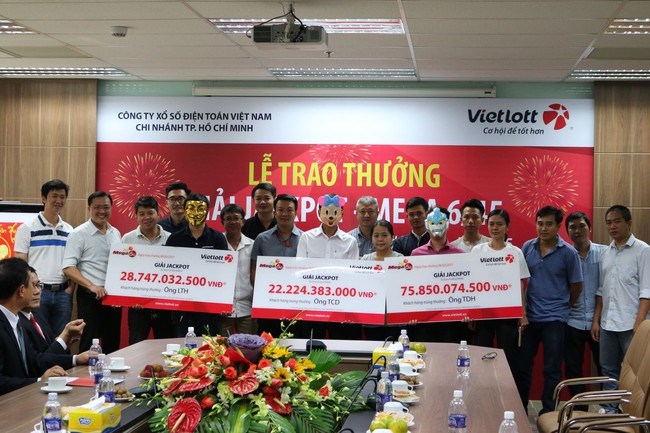 Vietlott bất ngờ trao giải cùng lúc cho 3 người trúng jackpot