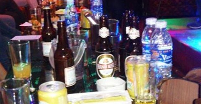 Đề xuất cấm bán rượu bia trong quán karaoke: Liệu có khả thi?