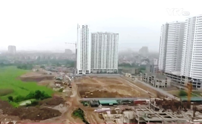 Nhiều dự án chung cư mắc kẹt do không có đường vào Nhiều dự án chung cư mắc kẹt do không có đường vào
