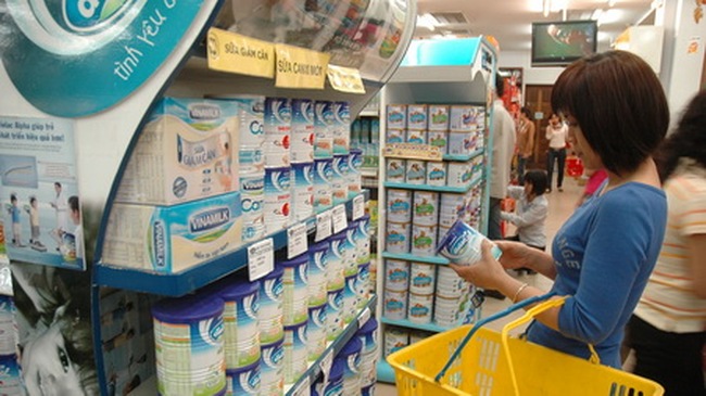 Hà Nội áp dụng bình ổn giá sữa với trẻ dưới 6 tuổi
