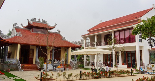 Cận cảnh cơ ngơi gần 2000m2 của ca sĩ Việt Hoàn