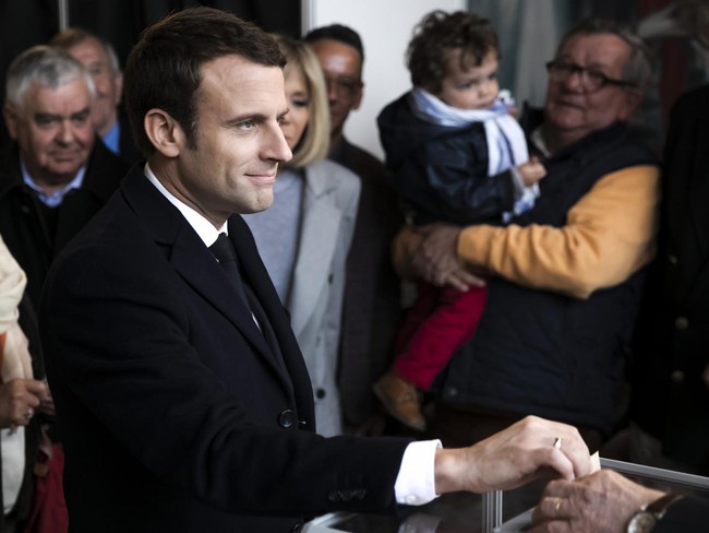 Chân dung Emmanuel Macron: Từ nhân viên ngân hàng đến ứng viên Tổng thống trẻ tuổi nhất nước Pháp